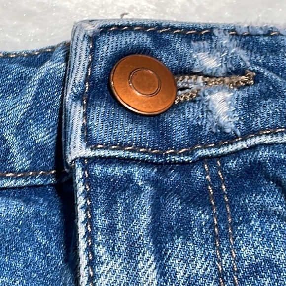 DL1961 Renee Shorts Smart Denim Distressed Cut Out Shorts - Picture 9 of 12